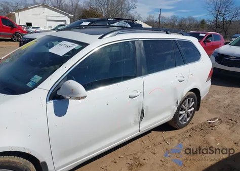 2010 Volkswagen Jetta Se z USA, uszkodzony, nr VIN 3VWTX7AJ4AM697595